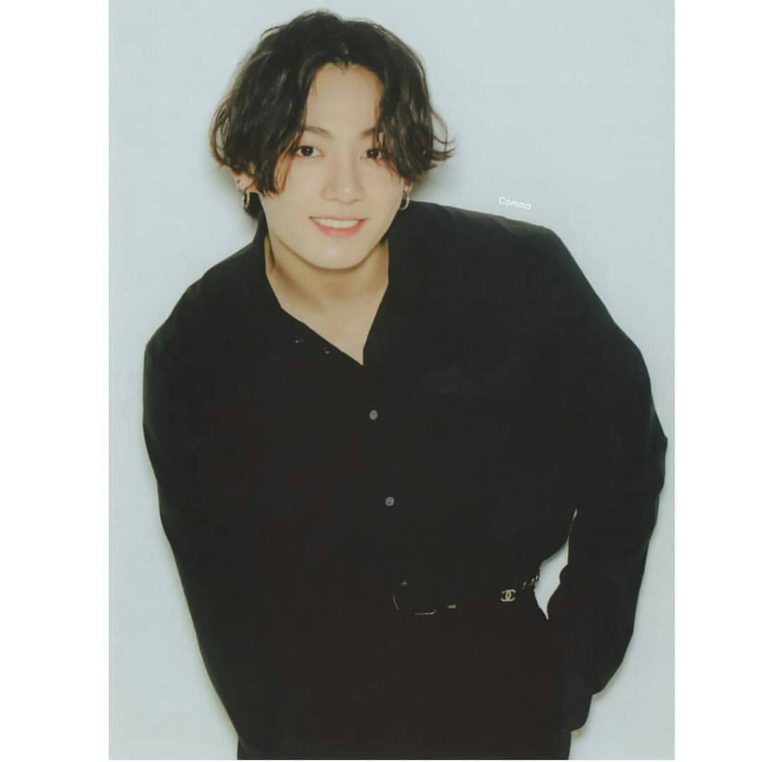 vmansi4249's tweet photo. New year eve live photocard set
#birthdayV #8DaysToVday
#taehyungbirthdayiscoming
#taehyungbirthday #vbirthday #taehyungday #BTS #happyvday #vbirthday #happybirthdaytaehyung
#taehyungedits #vbts #vstan #taehyungstan #kimtaehyung
#BTS_BE
#LifeGoesOn https://t.co/K1a0xPAKpr