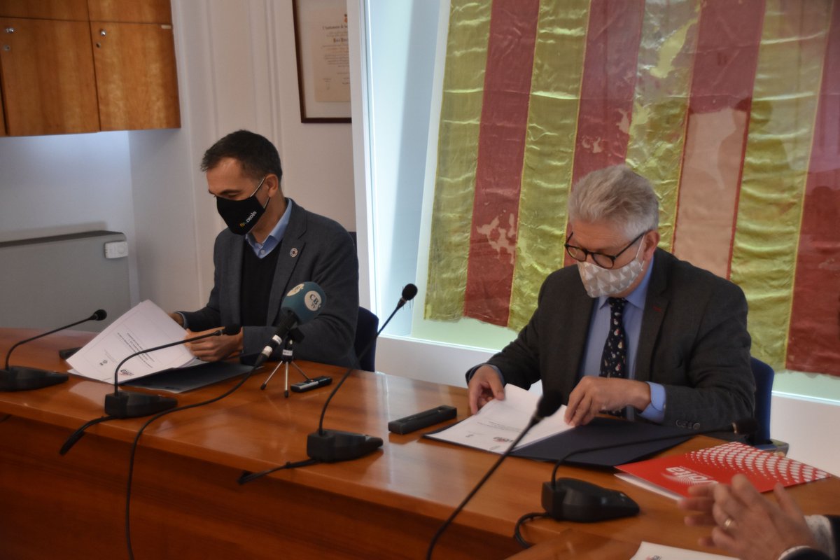 L'alcalde de <a href="/Guixols/">Ajuntament SFG</a>, <a href="/carlesmotas/">Carles Motas López</a>, el regidor d'esports, 
<a href="/DavidOliveras_8/">David Oliveras Sala</a>, el president de la <a href="/VoltaCatalunya/">Volta a Catalunya</a>, Rubèn Peris, han oficialitzat avui a l'Ajuntament l'acord perquè Sant Feliu de Guíxols sigui la "Gran Sortida" de la Volta a partir de 2022.