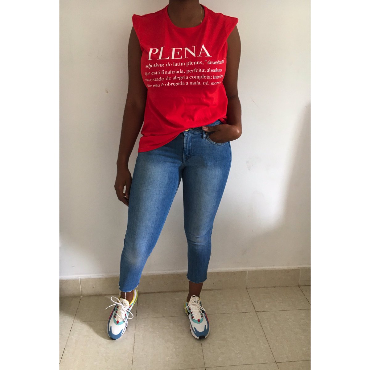 T-shirt disponível 🛍
Tamanho: S
Preço: 6.000 kzs 
Calça disponível 🛍
Tamanho: S
Preço: 6.000 kzs