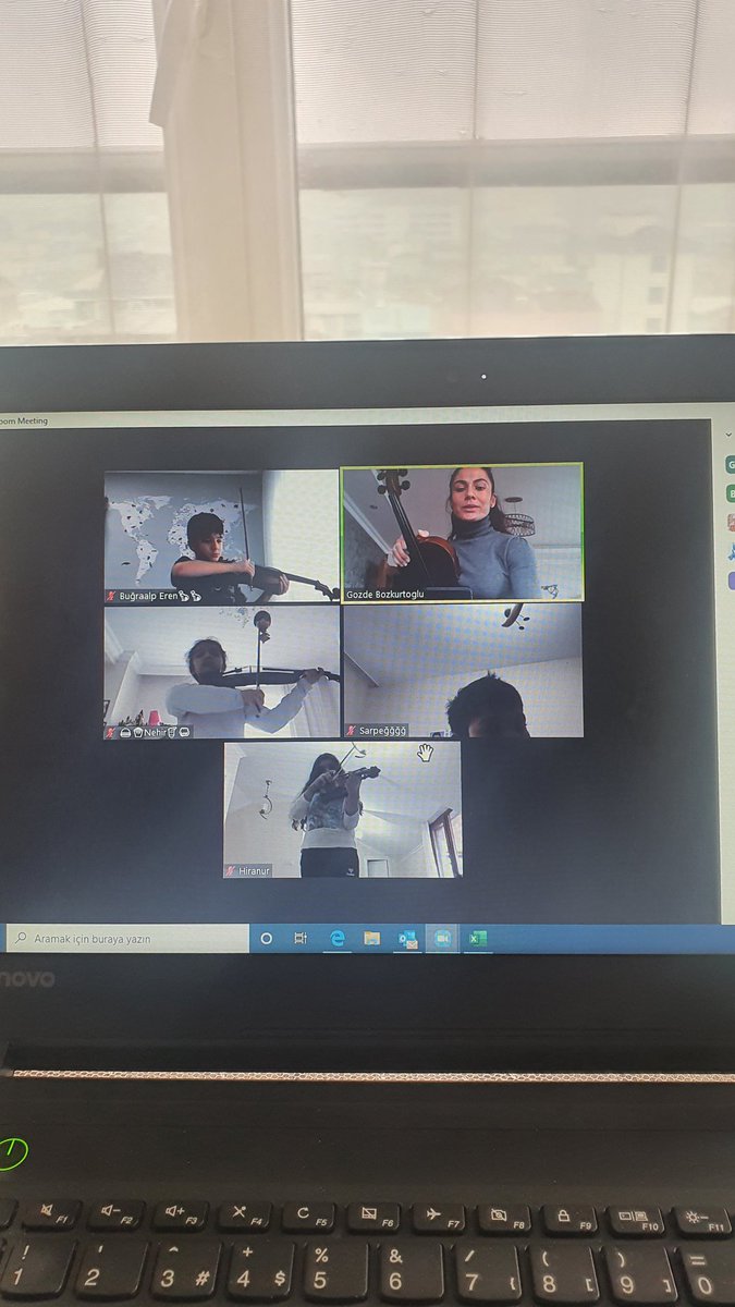 4.siniflar da Branş derslerine başladık.🎻🎵
 <a href="/mrtdemirlioglu/">Murat Demirlioğlu</a> <a href="/bkcekmekoy/">BK Çekmeköy Kampüsü</a> 
#uzaktaneğitim #onlinemuzikdersleri