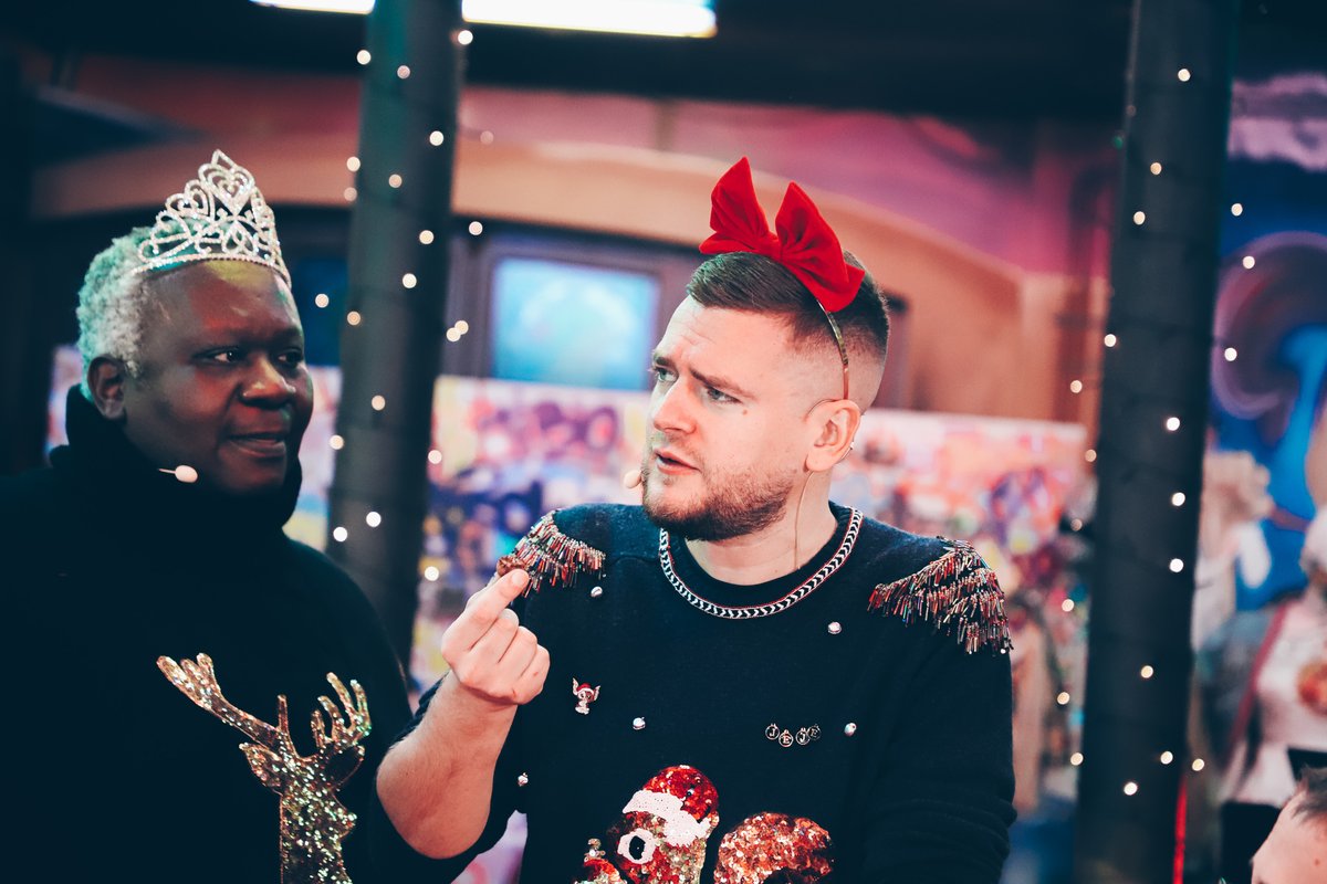 DeclassePodcast's tweet photo. Il est bon ce chocolat #déclassé @jeremstar ? 

Des chocolats piégés chez @DeclassePodcast 
C'est ici: 🤣 https://t.co/6yRz9CUDXi

La deuxième Partie arrive demain 💖 
#podcast #déclassé #jeremstar #Noel2020 https://t.co/1khAvKfvzW
