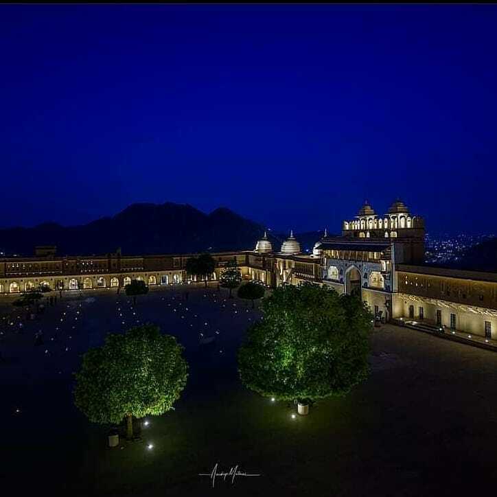 edwarddickinson's tweet photo. #tuesdaytravel Amber nights  . . . Amber Responsible Travel Initiative (ARTI) Experience 250

This image is by the truly great photographer and friend @fotowalah aka Anudeep Mathur, founder of the Jaipur Photography Club . . . 

We are transported to the… https://t.co/pQaCLSEVV7 https://t.co/AOaq9hNeGJ
