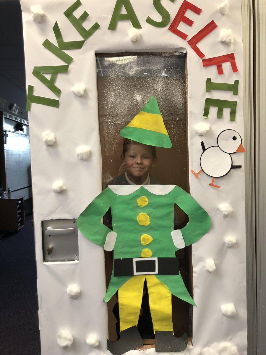 StClements_P5's tweet photo. Some Elf selfies! https://t.co/ygHCMFDLkk