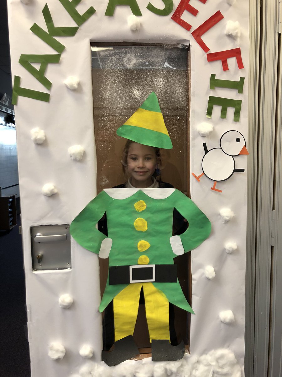 StClements_P5's tweet photo. Some Elf selfies! https://t.co/ygHCMFDLkk