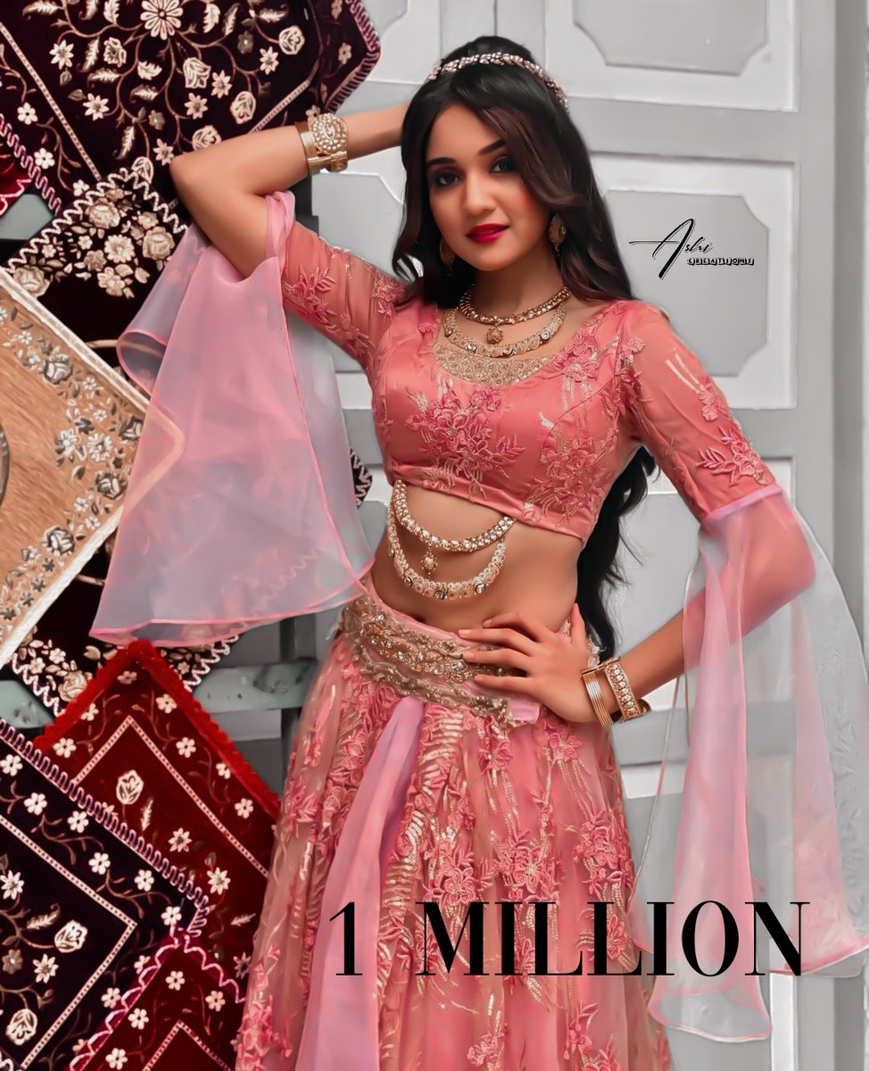 ashicreations1's tweet photo. This year gave u so much Ashi 
Vande maataram
Duniya 2020
Tere naal rehna
Alaadin 
2nd tv personality of the year
2mv's soon to release 
And now 1M 

#AshiSinghWins1Mhearts https://t.co/SVcgqjczBb