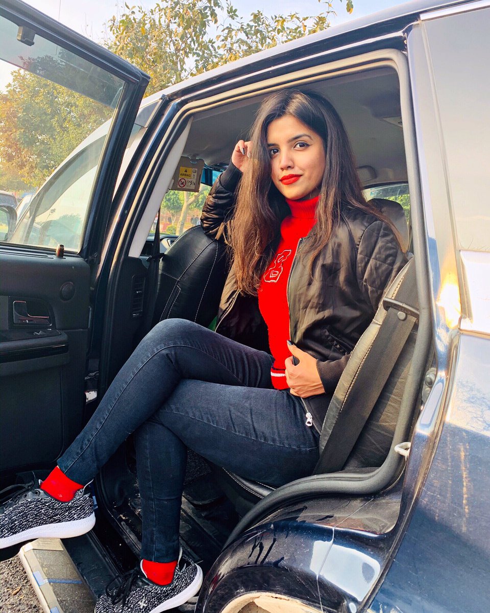 anu_aiyer's tweet photo. “Good music, long rides, you.”❤️

#goldenhour #atomsofmysoul https://t.co/YNNddpXVxB