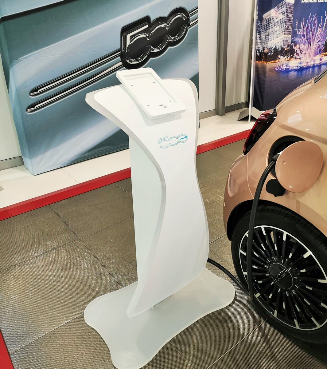 AutoliderHuesca's tweet photo. ¡Bienvenido futuro! Ya está aquí el #Nuevo500Eléctrico Todo un icono dispuesto a cuidar de nuestro planeta. 🌍
Ven a probarlo a Autolíder 👉 https://t.co/FjWcJQ0tMy
*Desde 109€/mes
#Welcomebackfuture #New500 #Huesca https://t.co/ZBx9n7LIUg