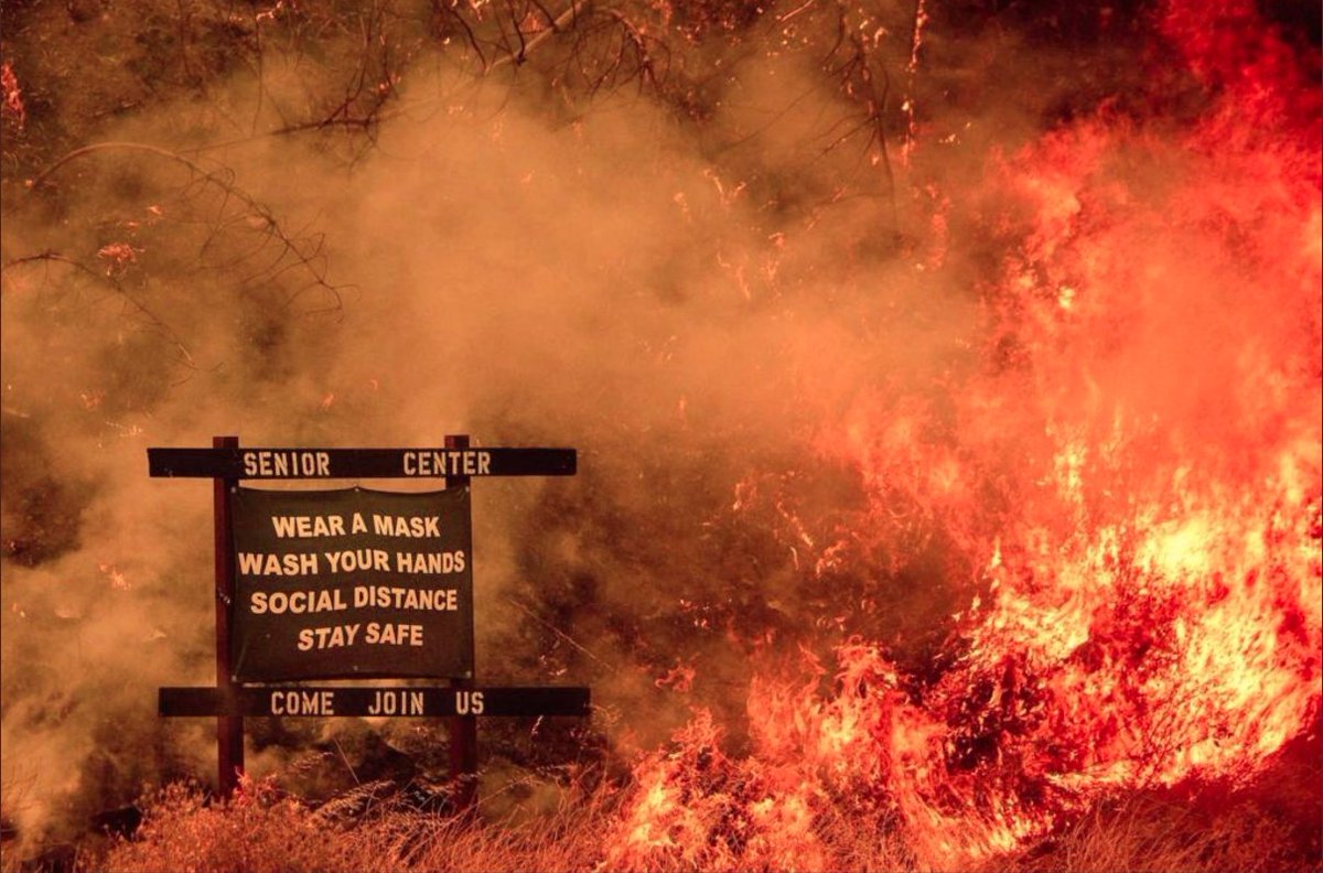 In my opinion, this is one of the images that best summarizes this year without photoshop. What image would you choose to summarize 2020?