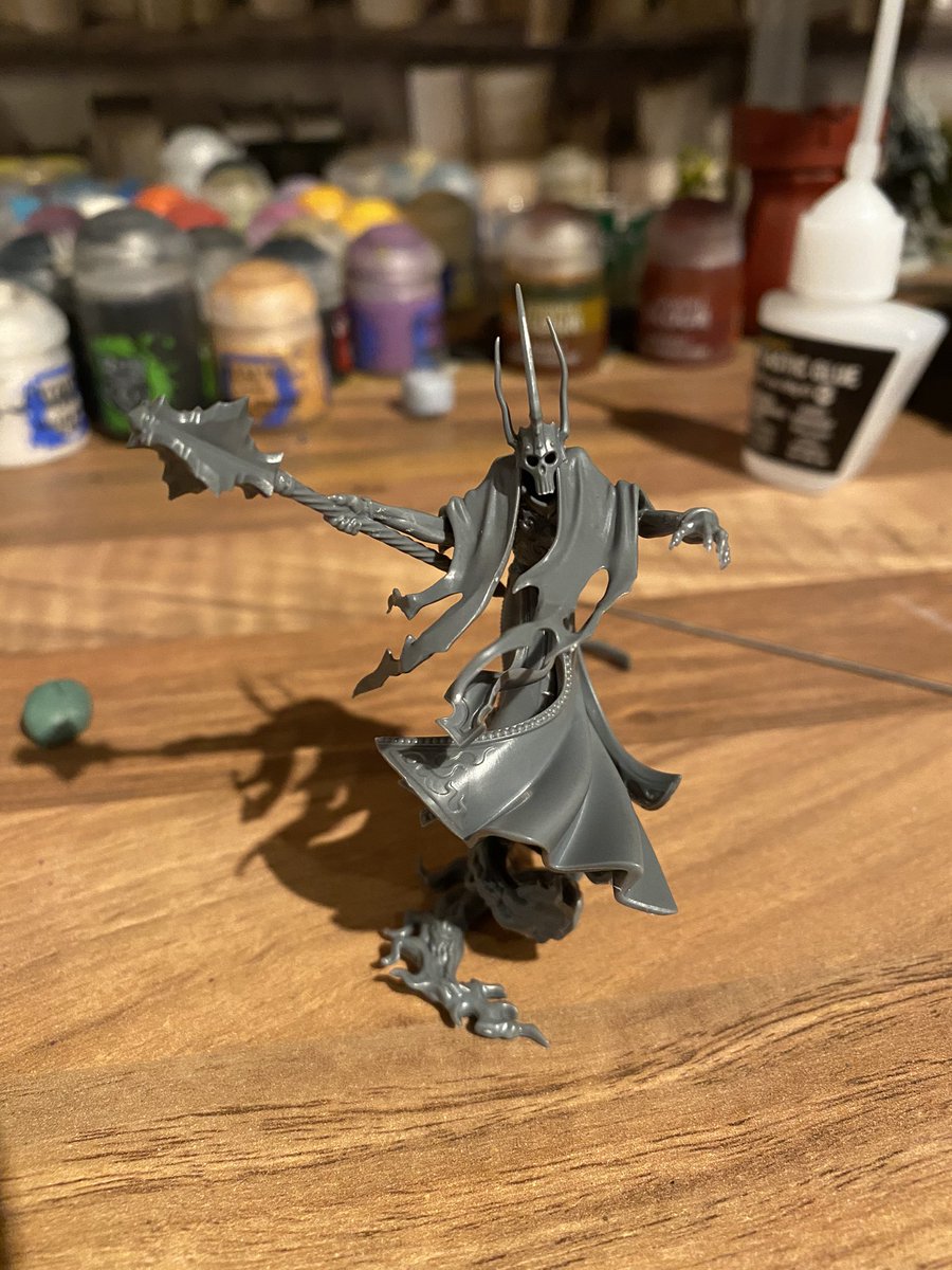 BroxholmeDan's tweet photo. My necromancer conversion for #mesb feels more bone chillingly evil, hopefully anyway hopefully I can give him a decent paint job! #warcomteam #warhammercommunity #sauron https://t.co/NhD8JwESt3