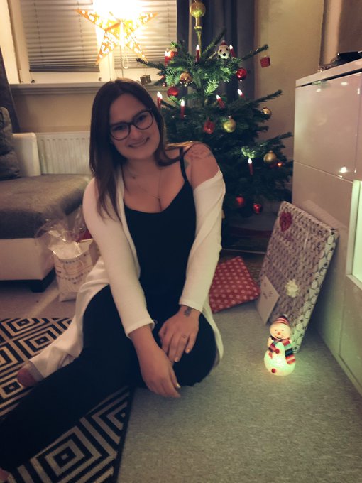 In zwei Tagen ist schon heilig Abend 🎅🏼🤶🏼 .  #christmas #christmastree #hamburg #love #happy #lights<a href="/tag/christmas"class="tags">#christmas</a><a href="/tag/love"class="tags"><span>#love</span></a><a href="/tag/happy"class="tags"><span>#happy</span></a><a href="/tag/hamburg"class="tags"><span>#hamburg</span></a><a href="/tag/lights"class="tags"><span>#lights</span></a><a href="/tag/santaclaus"class="tags"><span>#santaclaus</span></a><a href="/tag/christmastree"class="tags"><span>#christmastree</span></a>