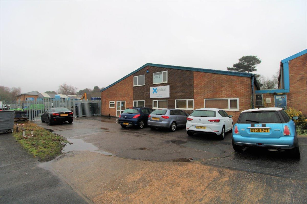 wardsurveyors's tweet photo. **TO LET - INDUSTRIAL PREMISES - 7,406 SQ FT (688.0 SQ M)**

Mid-terrace industrial unit on the well-established Sketchley Meadows Industrial Estate in #Hinckley. 

Please contact hward@wardsonline.co.uk or call 01455 251771 for further details and viewings. ✅ https://t.co/WebK3eJOoi