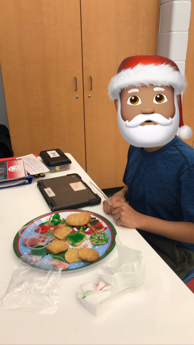 Winter workshop in full effect in room 410, getting ready for our holiday party. <a href="/TanyaEMcDonald/">Dr. Tanya McDonald</a> @VilleCoachFlan