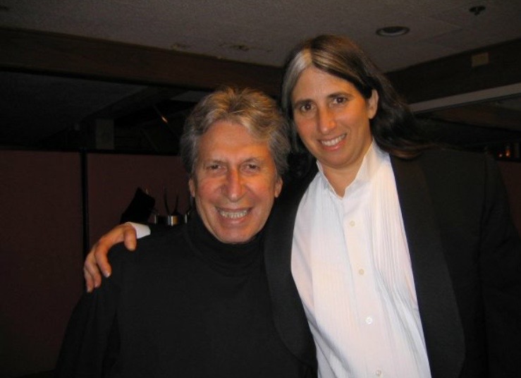 David Brenner performed at the Kung Pao show in 2008. He made his national tv debut in 1971 on the Tonight Show Starring Johnny Carson, became the show's most frequent guest (158 appearances!), and guest-hosted for Johnny 75 times.  #jewishinstagram #DavidBrenner #tonightshow