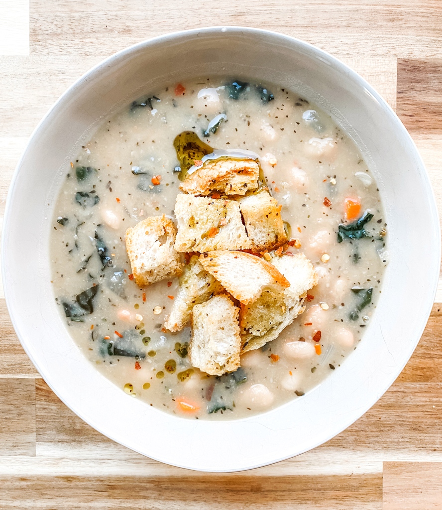 This week's McDaniel Short-Cut recipe {Creamy White Bean and Kale Soup} contains a short-cut ingredient that takes soup to a whole other level. It's a magical ingredient you might even be throwing away! The rind from your parmesan cheese. ⁣linktr.ee/mcdanielnutrit…