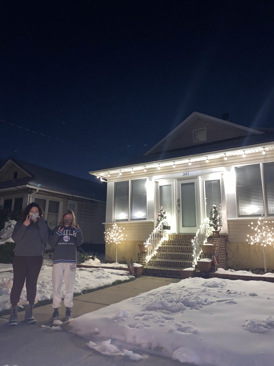 fionabase's tweet photo. only got through half of the teachers houses that we know where they live before hailey literally died on the ice but better than nothing!! #Scavengerhunt #collsspirit #choosekind #reindeergames https://t.co/pIRqEZBHRg
