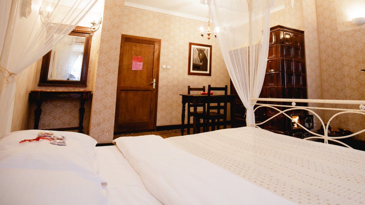 Salas137's tweet photo. Romantično noćenje @Salas137 

Iznenadite voljenu osobu romantičnim noćenjem i iskoristite 50% popusta u hotelu Salaša 137 ovog vikenda.

Broj mesta je ograničen, pozovite nas na 062 773 137 za rezervacije...

Dobrodošli! 😊 #NoviSad #Salas137 https://t.co/ZWVJbThX3O