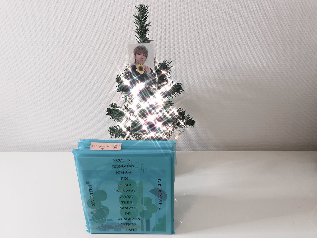 h_oneypeach's tweet image. 💧Christmas / New Years giveaway💧
SEVENTEEN Heng:Garae full set (unsealed! one album includes one photocard and two bookmarks) and two yizhiyu fansign photocards

💎 RT to enter
💎 Follow
💎 Ends: Dec 30, 11:59 PM CET
💎 EUROPE ONLY!