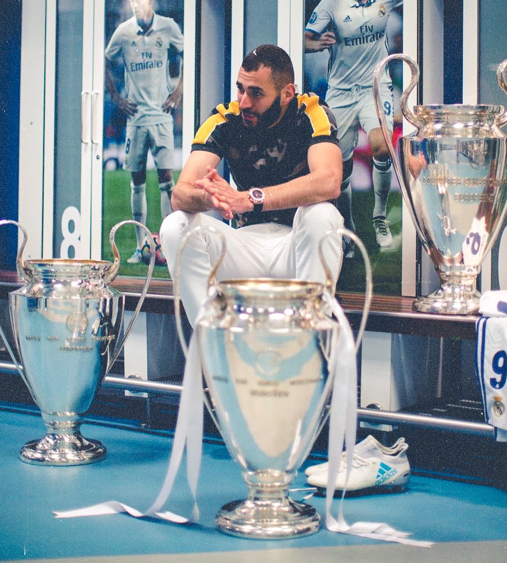 On the biggest stage of them all, the UEFA Champions League, Benzema has: • 125 apps.• 69 goals.• 27 assists.• 4 winners medals. A goal or an assist every 1.3 games, while being the joint second most succesful modern player in the competition with his 4 wins.