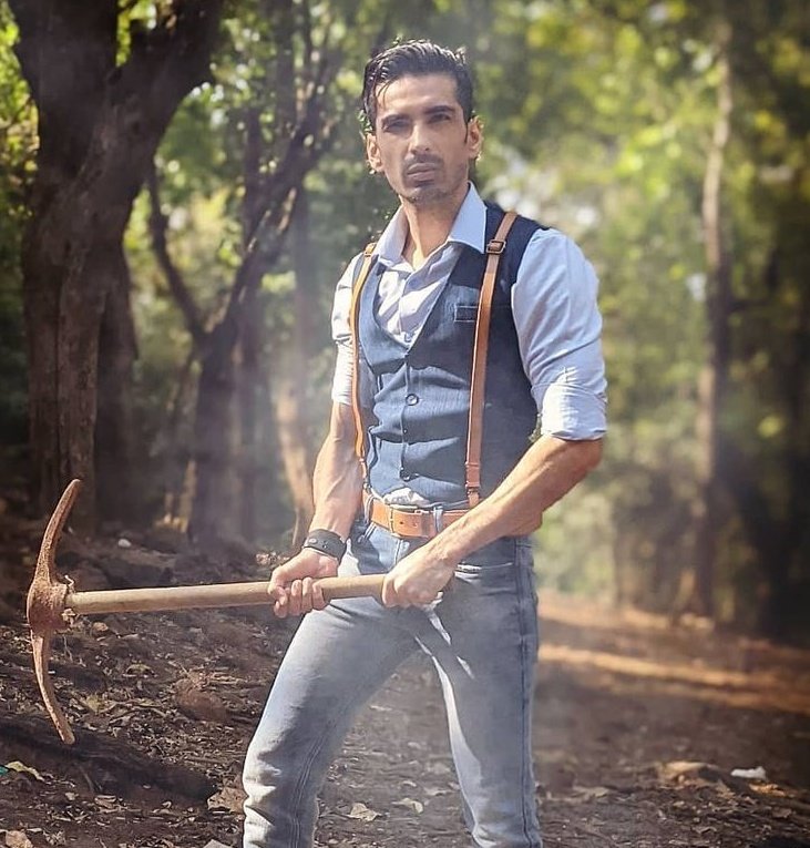 MohitSyndrome's tweet photo. Mohit's new look is to kill for🔥🔥

#MohitSehgal #JaiMathur #Naagin5 @itsmohitsehgal #Jai https://t.co/6aLoCQKHDi