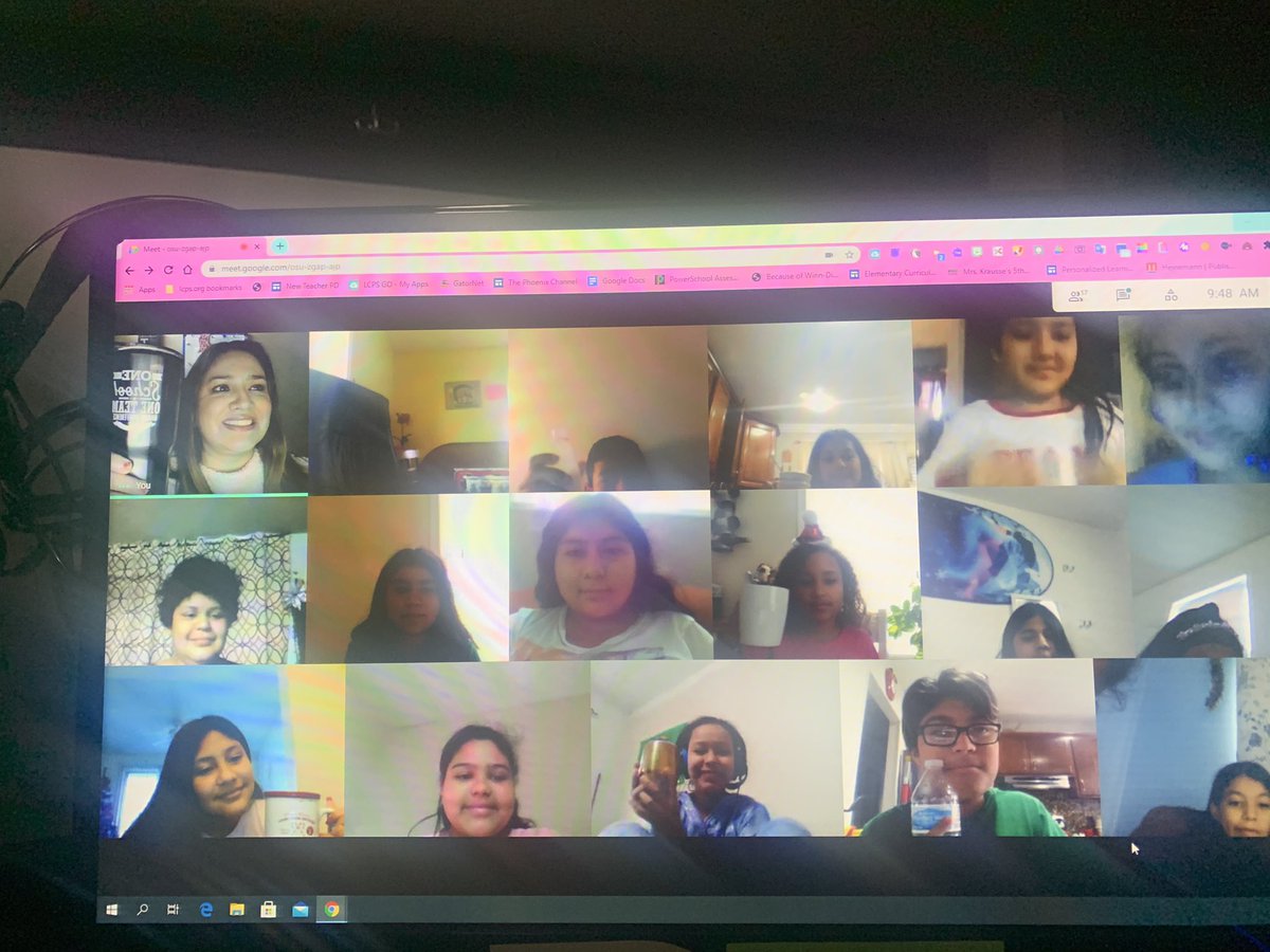 RosaCoss1's tweet photo. Happy Holidays! @GuilfordEle #gatorsdeserveit21 #differencemakersRISE https://t.co/g8rV62F1PW