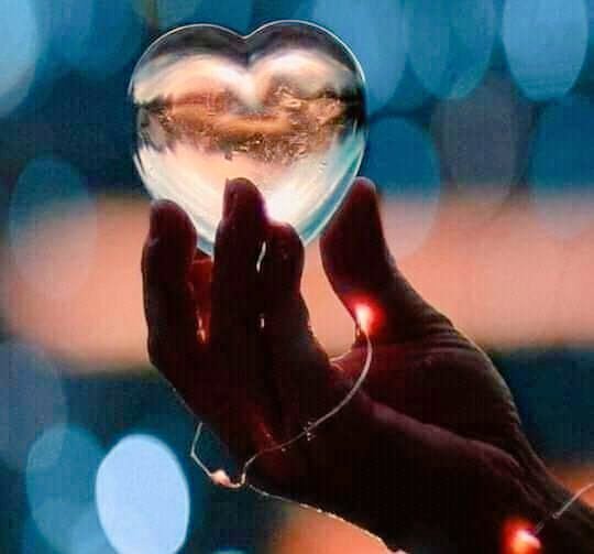 fmshehri's tweet photo. أن تبتسم دائماً لا يعني أنك لا تحمل هموماً وأحزاناً..
بل يعني أنك قرّرتَ أن تتخطاها 💚 https://t.co/JTZETrrteM