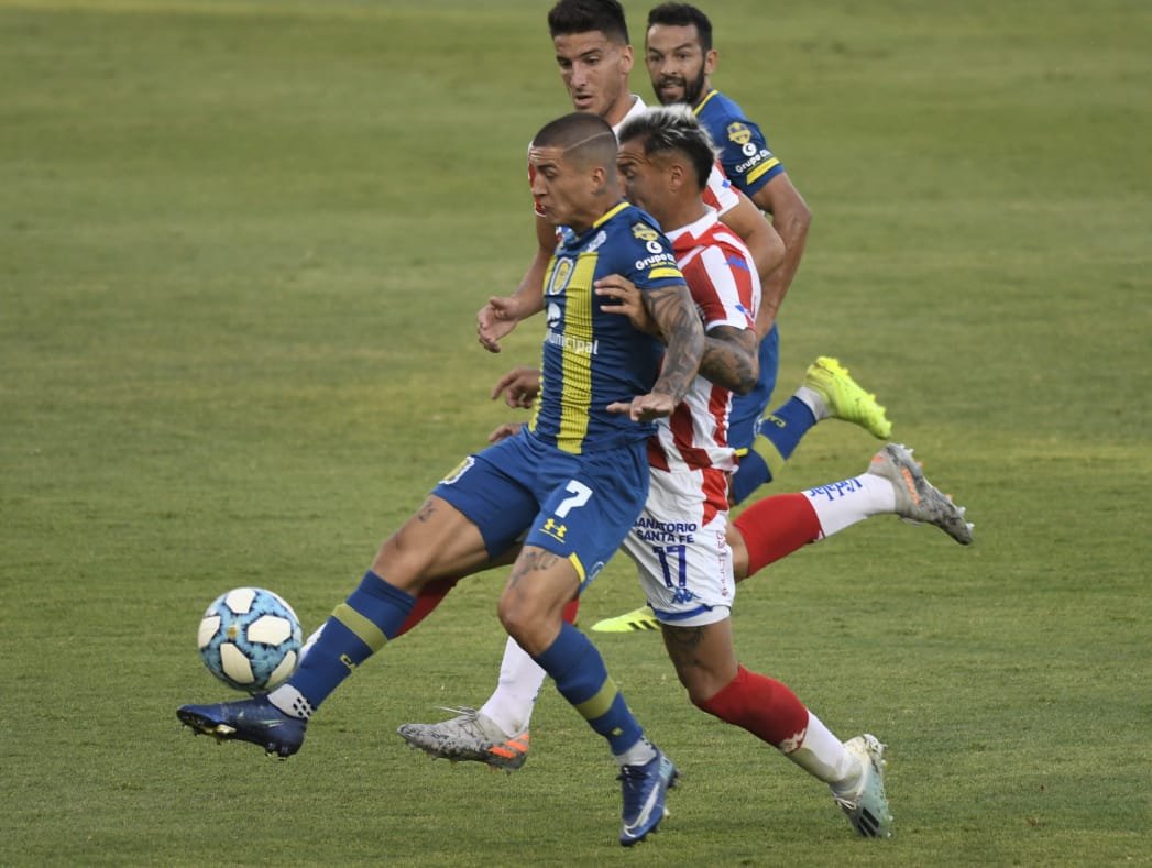 goldmediacancha's tweet photo. #CopaDiegoMaradona | #ZonaComplementaciónA |

Repaso día #Lunes 

#RosarioCentral 2-2 #Unión

PT
⚽ 6' Gastón #González (U)
⚽ 22' Matías #Nani (e.c.) (RC)
⚽ 38' Alán #Marinelli (RC)

ST
⚽ 31' Javier #Cabrera (U) https://t.co/2xKVMP76UE