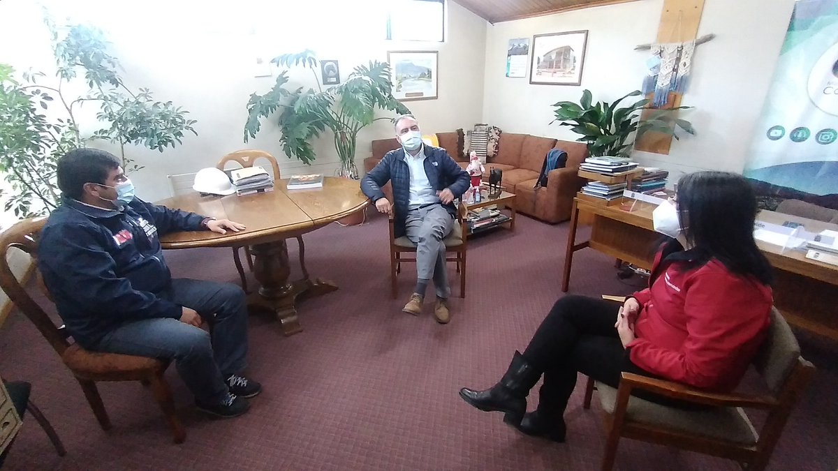 MDSAysen's tweet photo. #Cochrane: Con @alcaldecochrane y #RodrigoRivera de la @GobeCapitanPrat afianzando el trabajo realizado y proyectando las tareas para este 202, con @MDSAysen y @SenamaAysen https://t.co/k6LBV6WZI7