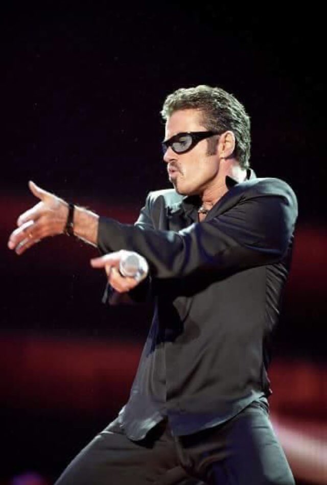 GillDoc5's tweet photo. George Michael 🖤🖤#GeorgeMichael #Legend #NetAid 🖤🖤 https://t.co/Gx80yvk8Gx