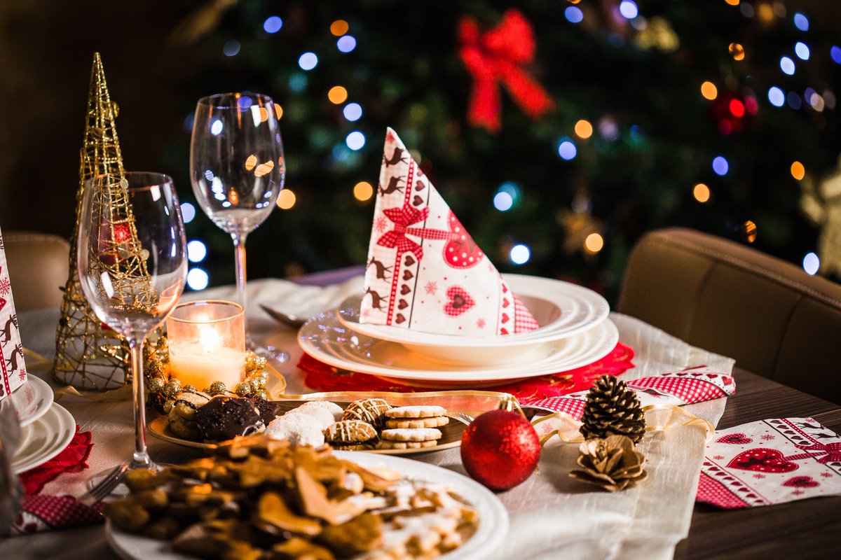 avenyn_gbg's tweet photo. Julbord med take-away. Självklart går det.
#avenyn #julbord #takeaway 
https://t.co/DQ9ufnQrCD https://t.co/Y8L35Wbxpt