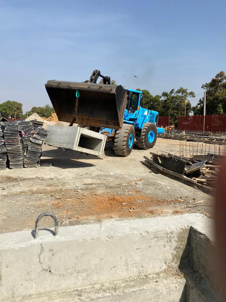 InsideKaduna_'s tweet photo. #KadunaUrbanRenewal under @elrufai be like bicycle 
You keep going and going 
Everyday Na more project updates 

Box culvert on entrances on Waziri  Maccido Road deploy to site for quick installation at Zamani College. https://t.co/13AsxogZiY