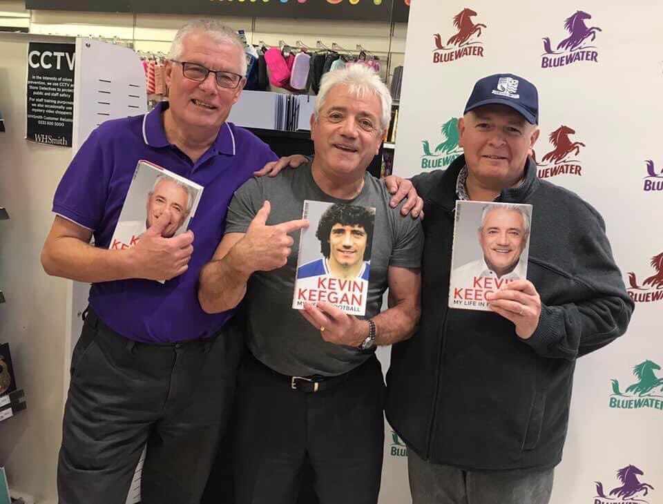 woodstockcatman's tweet photo. A very happy 71st birthday today to my great mate - #TheManTheMythTheLegend David Brabbing ⭐️👏🌞👍❤️🏐

One of the kindest, most decent and genuine people I have ever had the pleasure to know, Dave you are a very special man and I am honoured indeed to call you my friend. https://t.co/e2pNI7cIoG