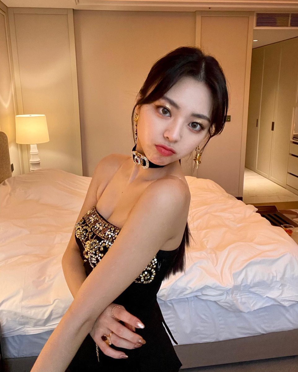 💘HEAVENLY KPOP💘 on X: ITZY Yuna t.coxJ91WXWzeo  X