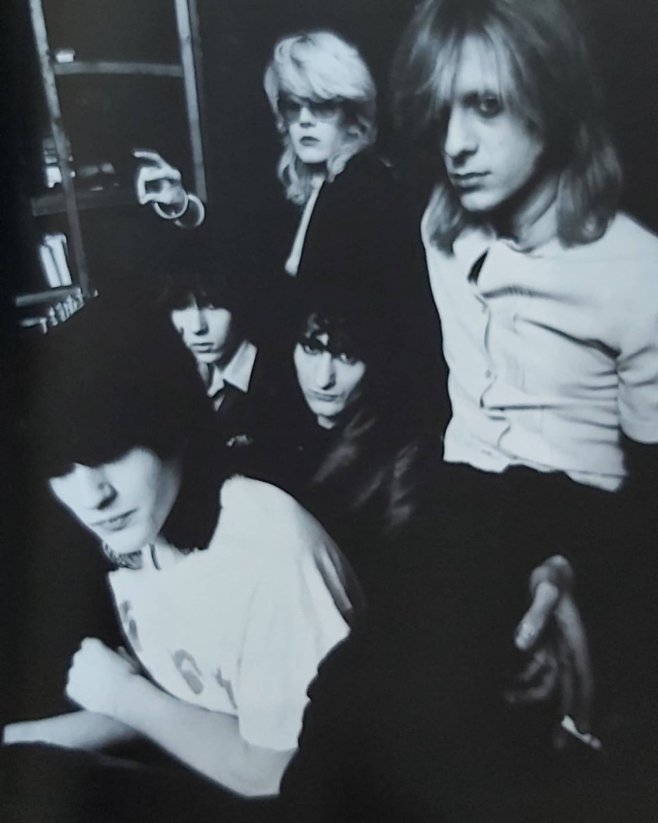 StarlightElisa's tweet photo. My Japan Prophetique box set arrived, love it ☺♥️ #japantheband #prophétique #adolescentsex #obscurealternatives #quietlife #bonuscd #photobook @istevejansen #richardbarbieri #davidsylvian #robdean #mickkarn https://t.co/iYav2IhWv3