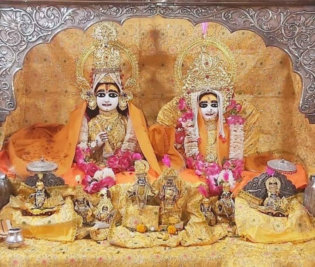 Saumya14048709's tweet photo. राम नाम के हीरे मोती मै बिखरवा गली गली, ले लो रे कोई राम का प्याला शोर मचावा गली गली🙏
#RamamrutamWith_Rushivarji
#Shrinathdham #Rushivarji
#RamayanWith_Rushivarji #Ramayana #motivational
#Christmas
#EducationMinisterGoesLive
#Facebook #inblocklaunched
👇
https://t.co/jUpjk8Z9Zm https://t.co/NzTvJDmbXO