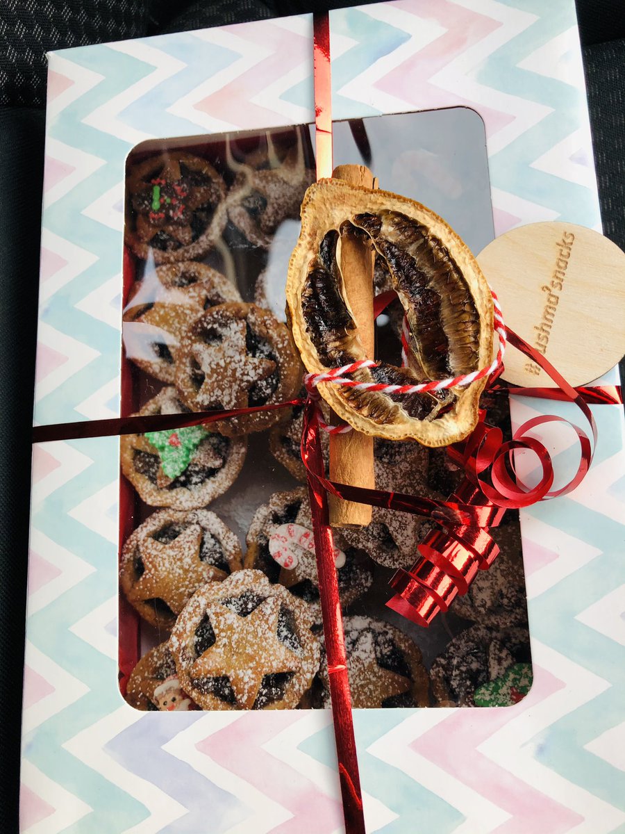 sushmasnacks's tweet photo. Mince pies baked and delivered to #MayorofBolton to deliver to @lisaforshawpr . Thank you for your support as always and for supporting #mayorscharity .
@PieAuction 🥰 https://t.co/NS6AEaO9RE