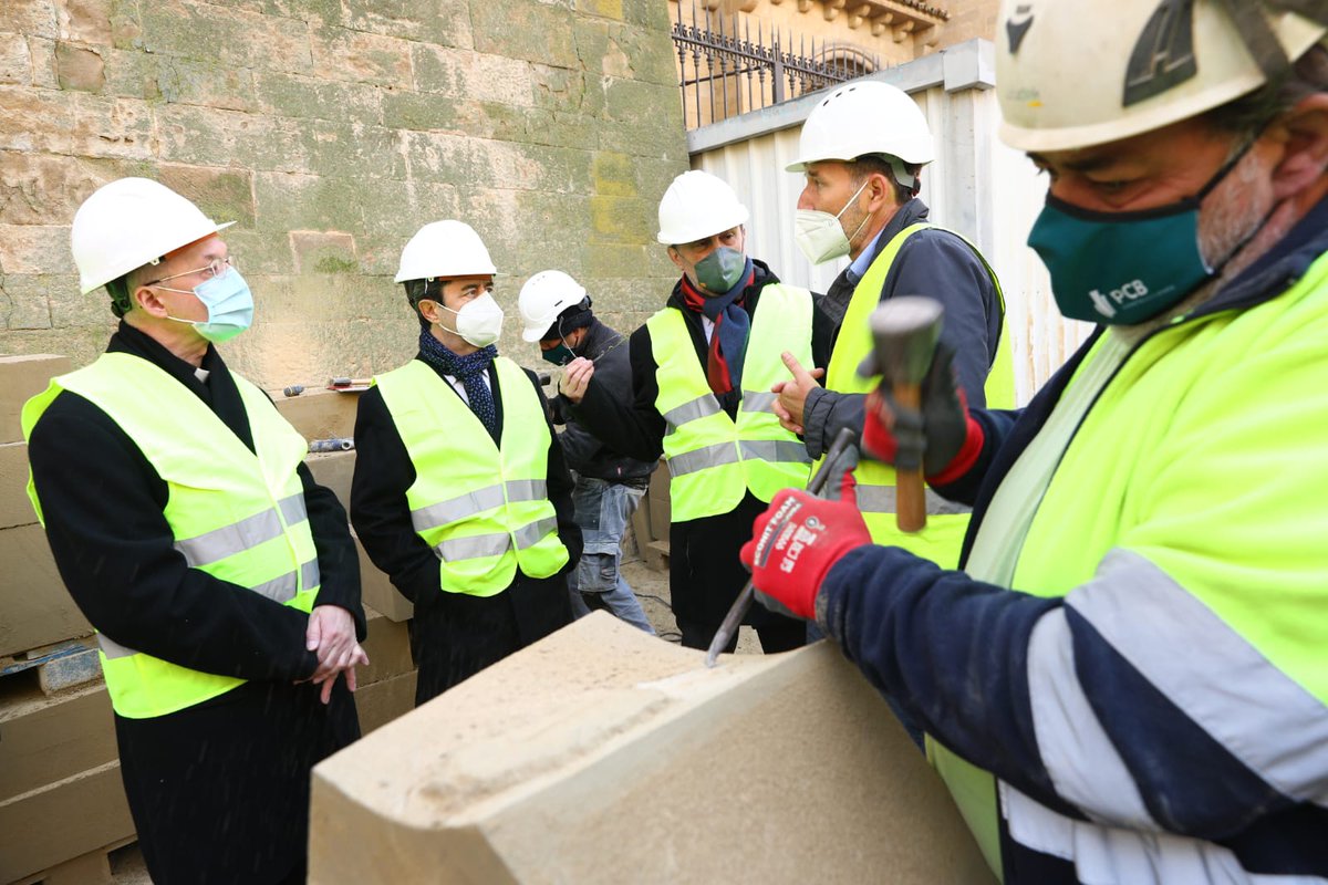 aytohuesca's tweet photo. ⛪Los trabajos de restauración de San Pedro el Viejo finalizarán en febrero y darán esplendor al panteón real de Alfonso I el Batallador y Ramiro II 👑 👏 

👉 Una apuesta fuerte del @GobAragon por el patrimonio aragonés y la historia de la Corona de Aragón https://t.co/NpOr3fRy8O