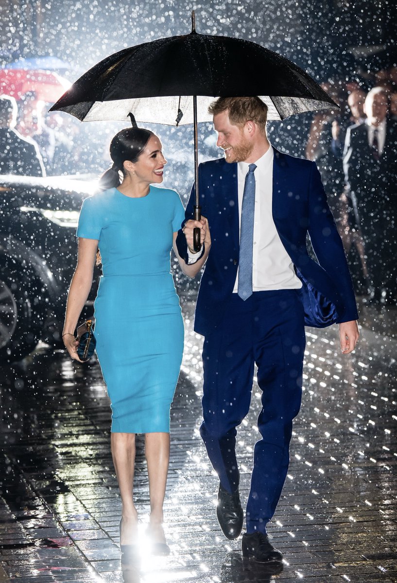 Thread: It's been a wretched year. A few inspirational highs and way too many devasting lows...many documented in pictures. These ones stood out for me. Starting with my favourite: The Duke and Duchess of Sussex at The Endeavour Fund Awards in March - captured by  @samhussein