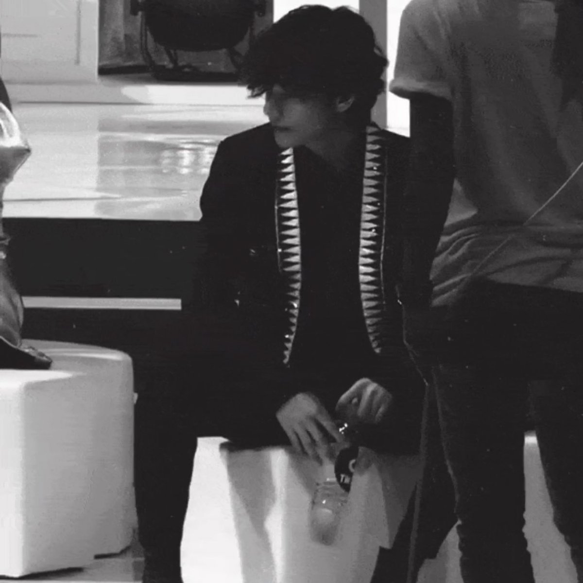 the brown jacket looks so good on him 