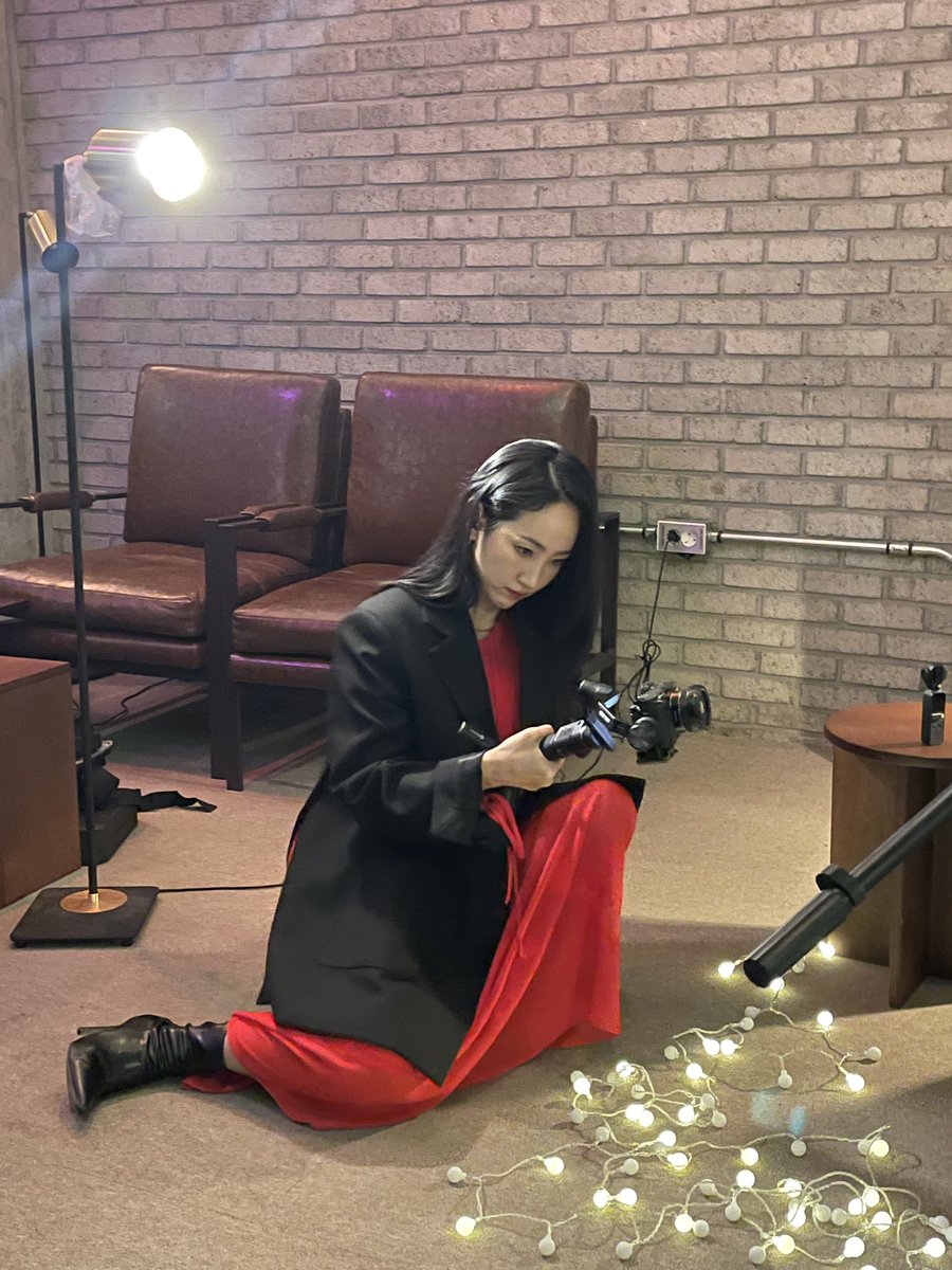 HATFELT731's tweet photo. 크리스마스 선물을 준비했다 !!!! Christmas special live coming soon❤️ https://t.co/RE6ndevdSk