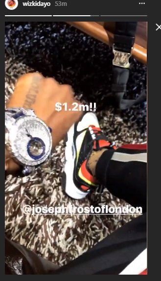 2/ Davido: *posts watch, private jet, car, house*Dem: he brags and showcases alot. he is too proud. But ur fave is humble and lives a private life despite several available posts by him showcasing watch, private jet, car, house.