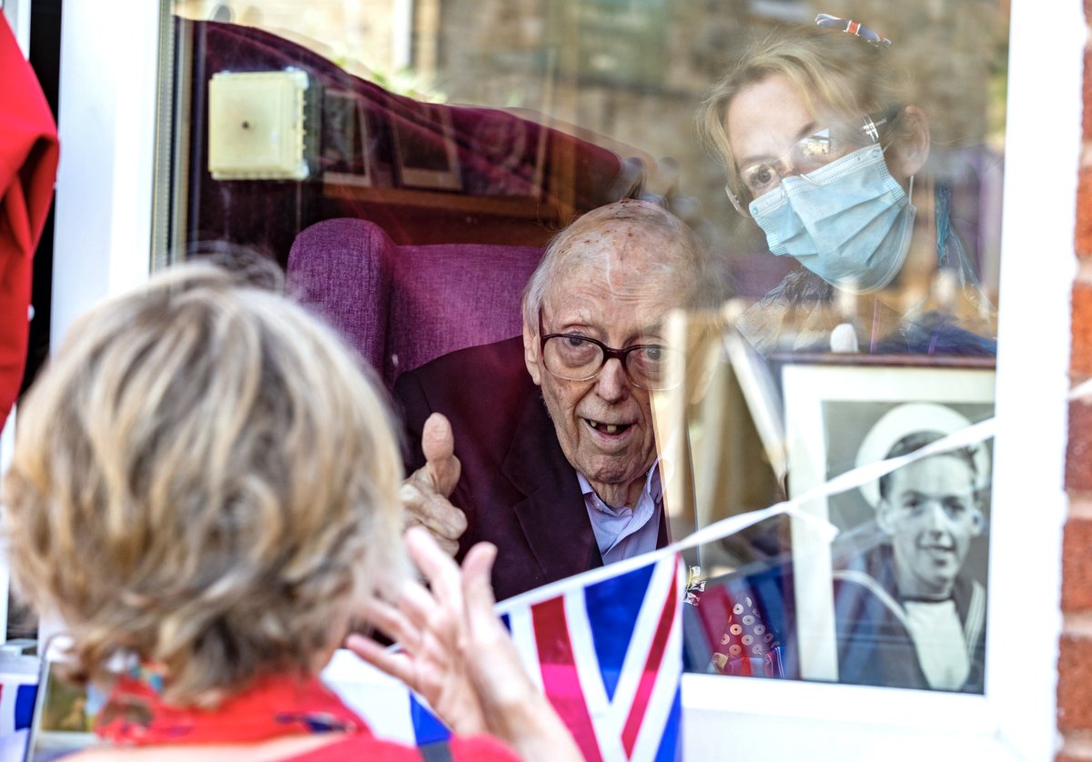 VE Day: 95-year-old Second World War veteran Signalman Eric Bradshaw, who is in isolation after testing positive for covid 19, at Anchor's Millfield care home in Oldham, Greater Manchester  @Peter_J_Byrne  @PA