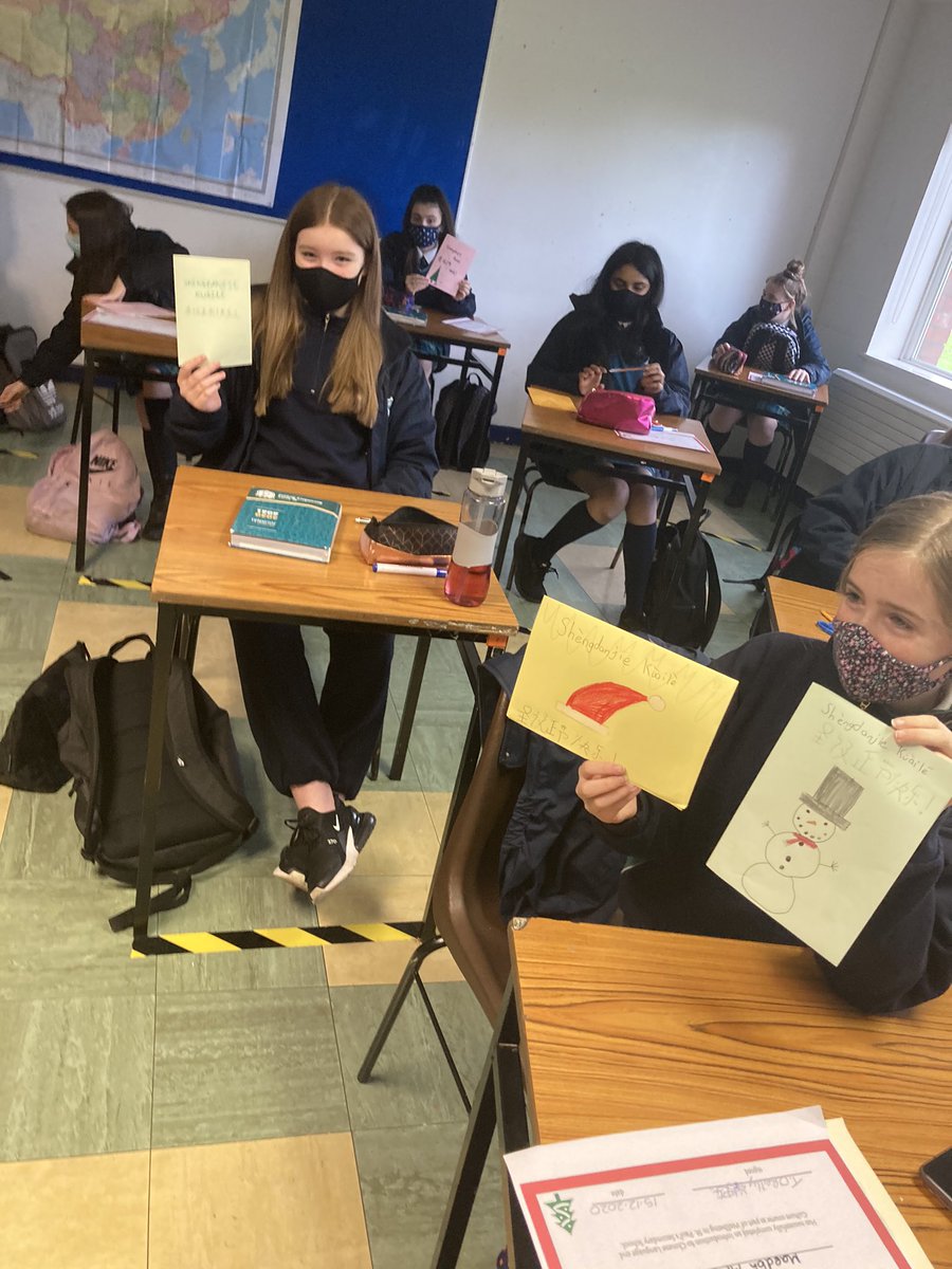 StpaulsgChinese's tweet photo. Wishing all our staff and students @stpaulsg a very Merry Christmas or #圣诞快乐. Students got into the festive spirit by making #Christmas #cards in #Chinese for their loved ones. Like all of us, they deserve a well earned break. 

Many exciting things to come in 2021! https://t.co/el7Eb5xQip