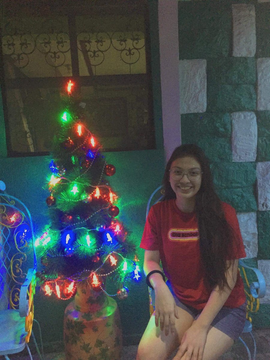 PechoVinnie's tweet photo. w my love ♥️🎄 https://t.co/ucMbiTUkbT