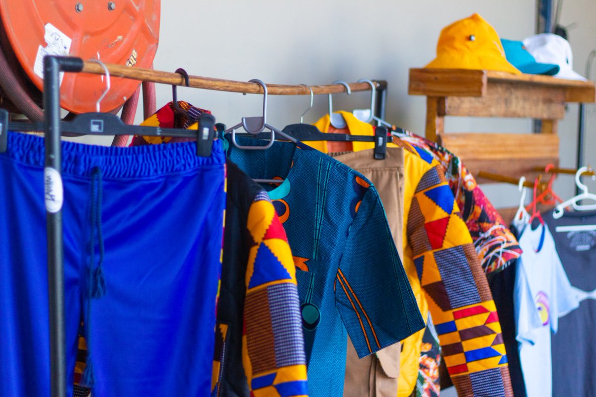 Shipa_Online's tweet photo. Hi Custies☺️
Ska fetoang ke last 2 days of Festive Pop-up Store happening @cubanlinx_ls  from 10am to 6pm ka 23rd and 24th Dec 2020
Tsa Summer'20 feela

#tsasummer #shipapopup https://t.co/57u9r6MSIG