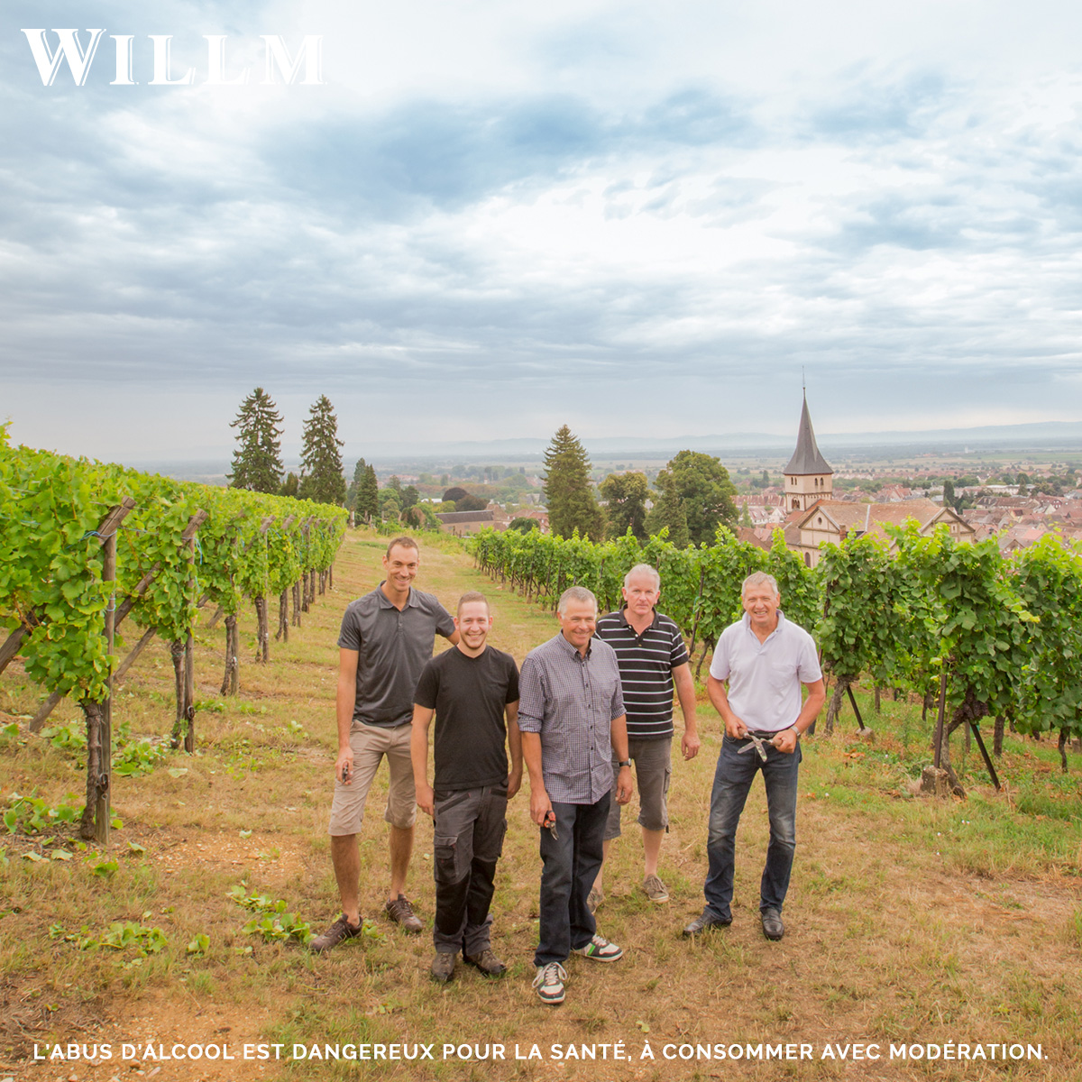 Our Willm winegrowers wish you a very happy new year with the hope that you will have many blessing in the year to come! 😍 #alsacewillm #drinkalsace #alsacerocks #alsace #picoftheday #vineyard #tradition #winelovers #winestagram #winegrower #2021 #bonneannee #happynewyear