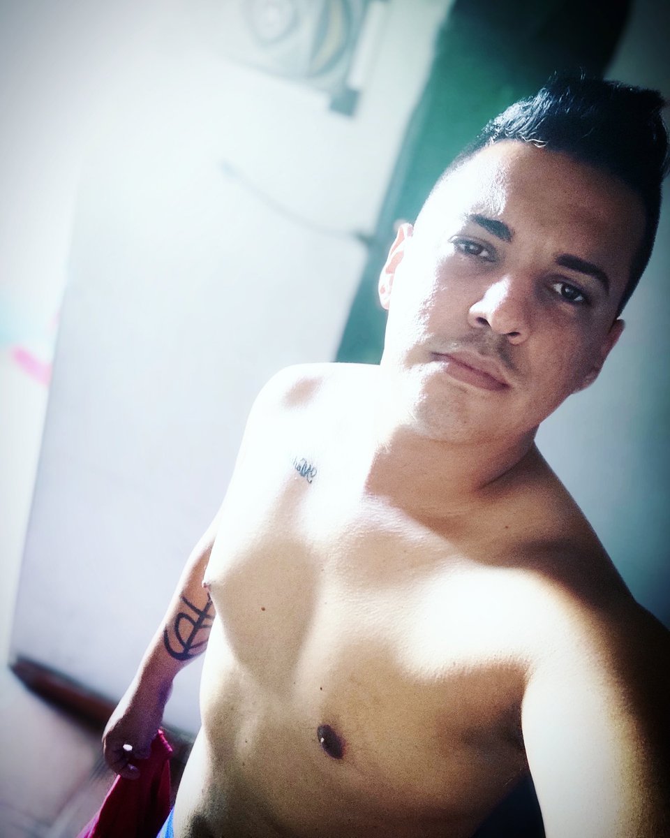 cantorserginho2's tweet photo. Oi turma
Passando para desejar uma semana de muitas coisas boas pra todos vcs.
Tenhamos fé tudo vai ficar bem!!!
Deus no comando.
🙏🏻🍃🎶🙌🏻
#serginhocosta🎤 #boasemana #topazio7 #tonamidia #suamusica #YouTube #youtubebrasil #singer #brazilianmusic https://t.co/wPOyxwBNJU