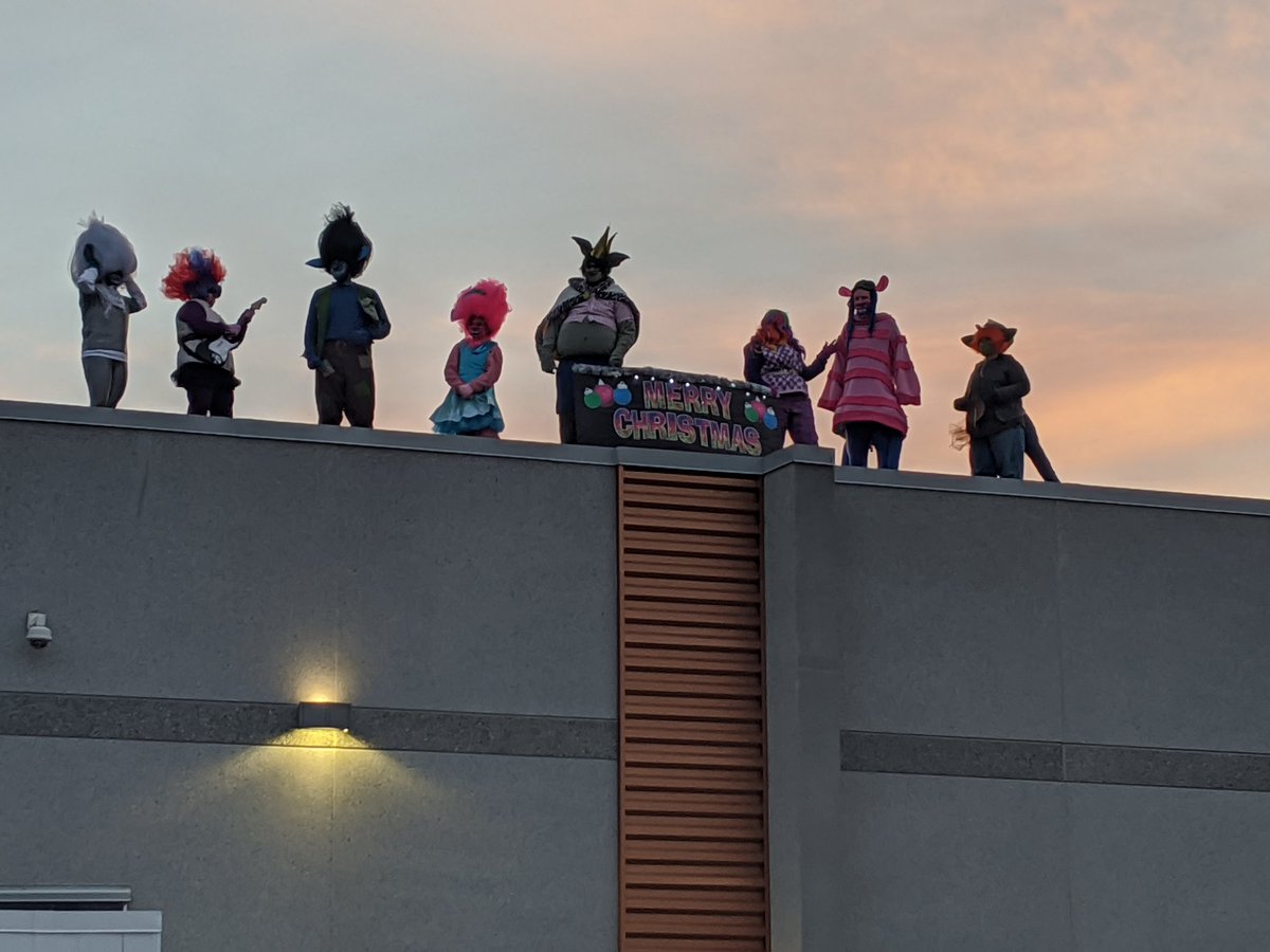 Rushthewriter's tweet photo. A tradition like no other.

The last day before winter break, staff at East Elementary School in Sheldon dress up as characters and greet students from the roof. https://t.co/rSprGMv9Ht
