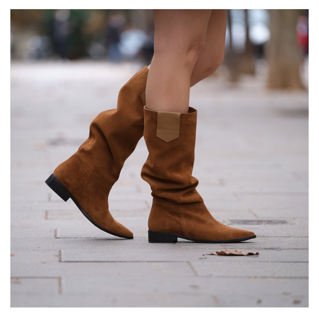 mas34shop's tweet photo. Un básico para tu armario, Bota con efecto "caído", super blandita y cómoda para darle ese toque a cualquier look. 🤩 #mas34shop https://t.co/i8Qn0S99zz
