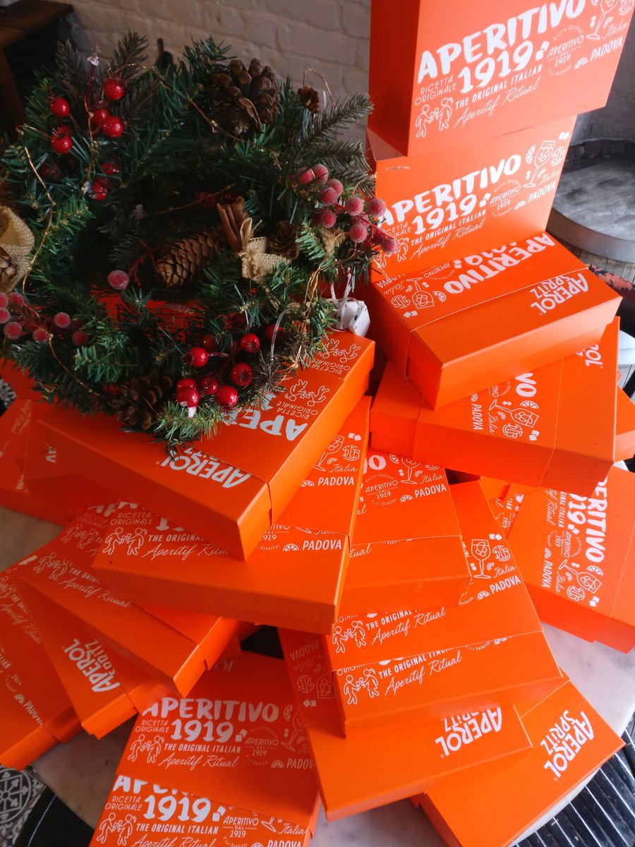 MezaRestaurants's tweet photo. We are delighted to be gifting a number of these fantastic Aperol Spritz gift sets to our delivery and takeaway customers (recipients will be selected at random), every day for the rest of the week 🥂
#deliveroo
#ubereats
#ClickandCollect https://t.co/jOj1VyKrxo