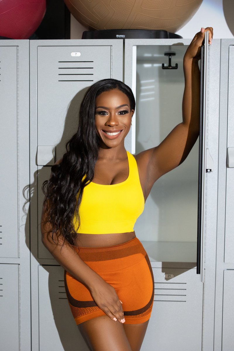 daurisatessier's tweet photo. Yes-Yes-Yes and Yasssss! Just look at all of this gorgeousness right here on this Fitness Rockstar! Makeup on the beautiful @nicolechaplin1 by Your's Truly, @daurisatessier.

📷 @dexterityproductions
👩🏼‍🎨 @daurisatessier

#daurionthebeat #makeup #beauty #fitnessaddict #FitnessGoals https://t.co/HKajYAWUyd